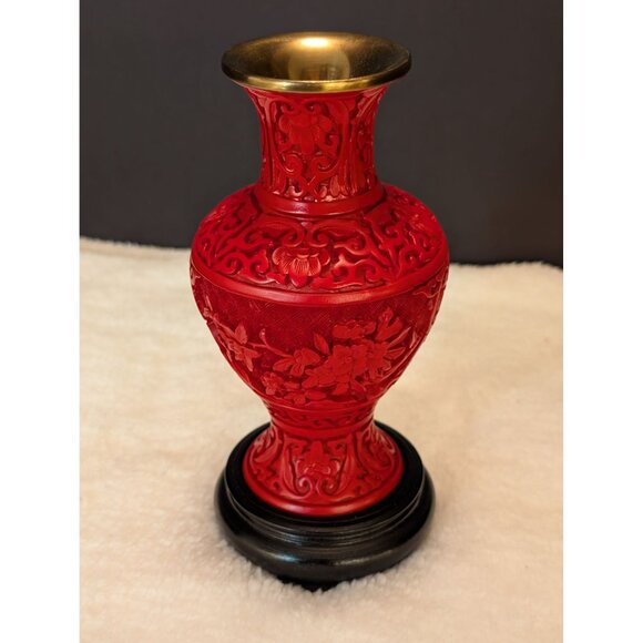 Hand-Carved Red Cinnabar Vase With Brass Lining & Black Base Stand Asian Decor - Picture 8 of 8